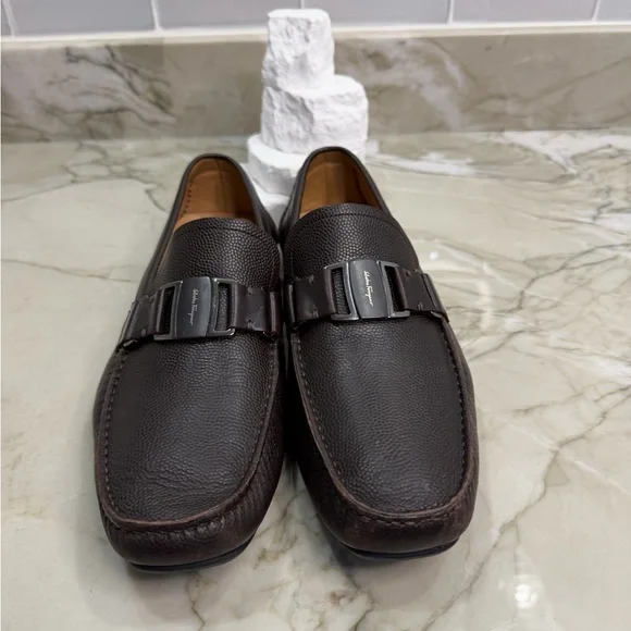 Men’s Salvatore Ferragamo Brown Leather Gancini Driver Loafers – Size 10 - Picture 2 of 9